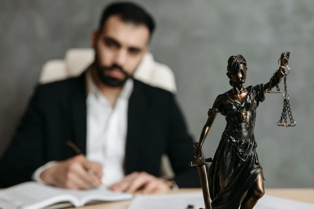 Toro Legal Abogados — Firma jurídica especialista en Insolvencia Colombia